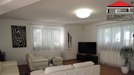 Prodej rodinného domu 244 m², Křenice