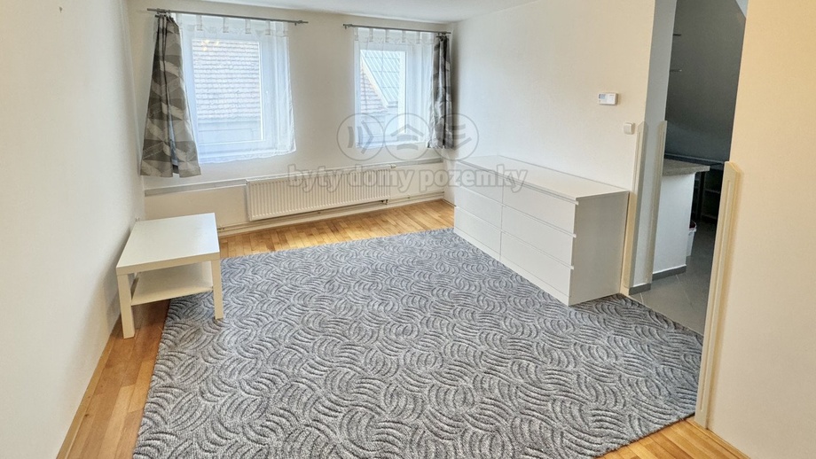 Pronájem byty 2+1, 60 m² - Kladno - Rozdělov