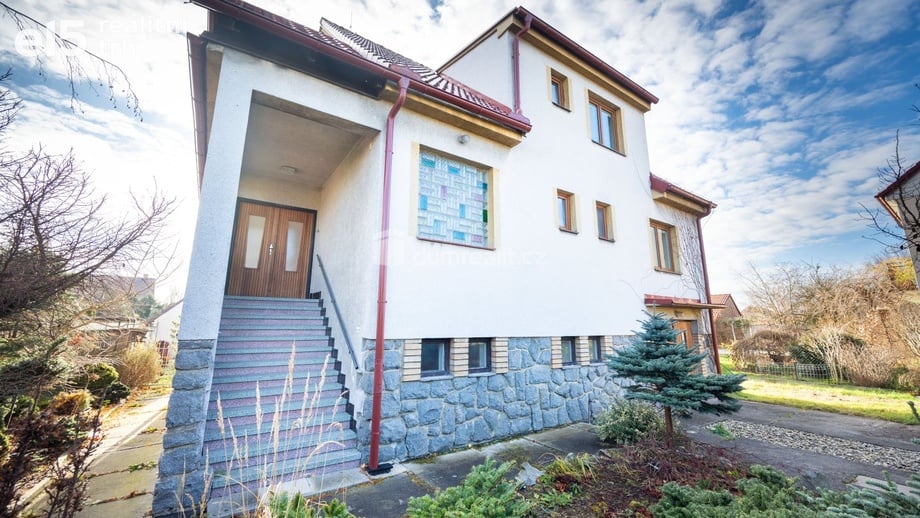 Pronájem vícegenerační dům, 241 m² - Dasný