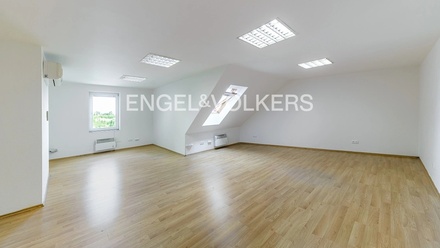 Pronájem kanceláře 253 m², Praha - Štěrboholy