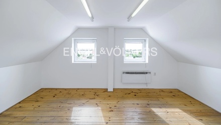 Pronájem kanceláře 253 m², Praha - Štěrboholy