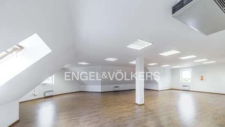 Pronájem kanceláře 253 m², Praha - Štěrboholy