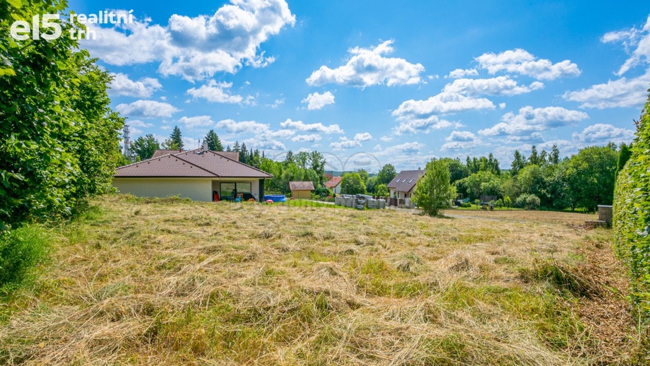 Prodej stavebního pozemku 1 002 m², Velké Popovice