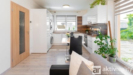 Prodej bytu 4+kk 74 m², Polerady