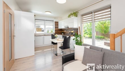 Prodej bytu 4+kk 74 m², Polerady