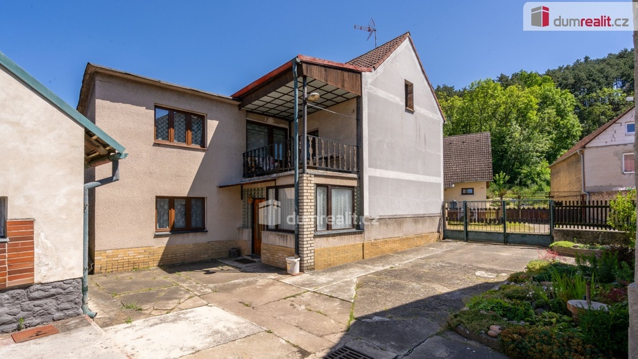 Prodej rodinného domu 180 m², Bechlín