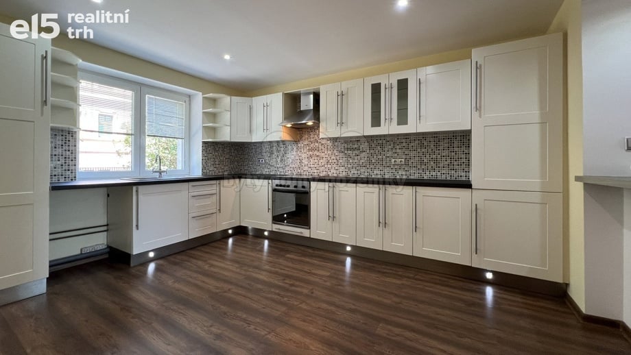 Pronájem byty 2+1, 48 m² - Chomutov