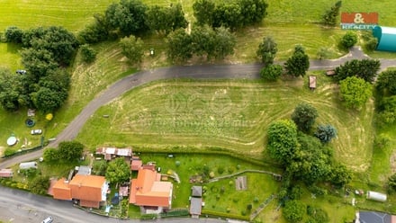 Prodej stavebního pozemku 1 037 m², Dobrná