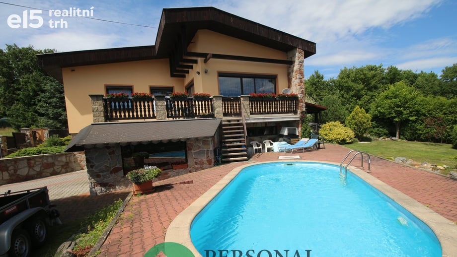 Prodej rodinné domy, 225 m² - Sazená