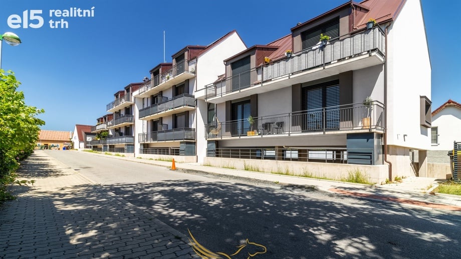 Pronájem byty 2+kk, 40 m² - Modřice