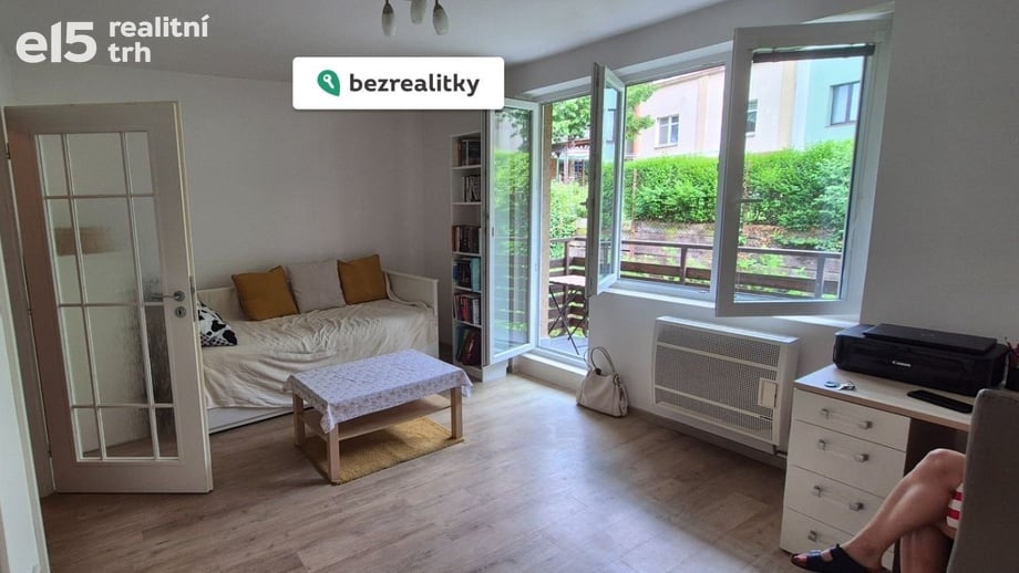 Prodej byty 1+kk, 30 m² - Praha - Braník
