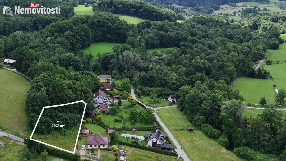 Prodej stavebního pozemku 1 623 m², Janovice