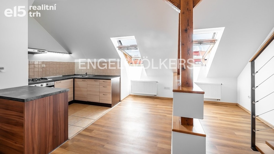 Pronájem byty 2+1, 75 m² - Praha - Nusle
