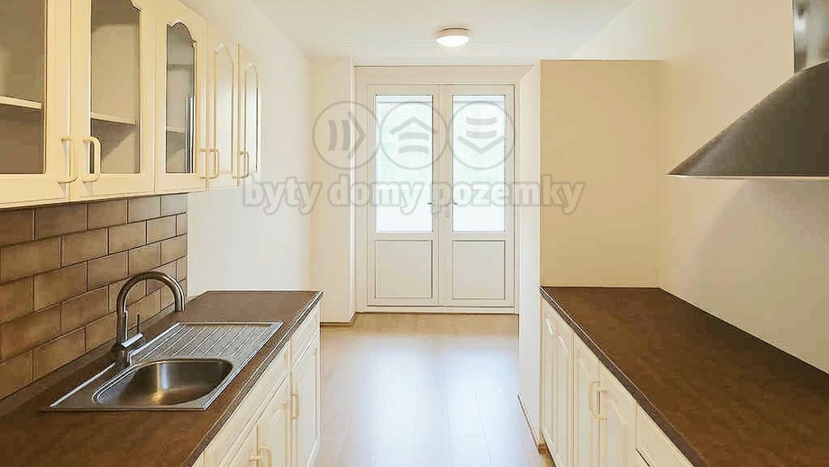 Prodej bytu 3+1 75 m², Praha 11
