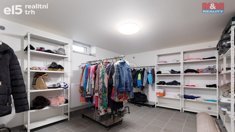 Prodej obchodní prostory, 180 m² - Kravaře