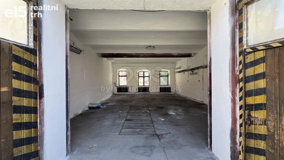 Pronájem garážové stání, 89 m² - Horažďovice