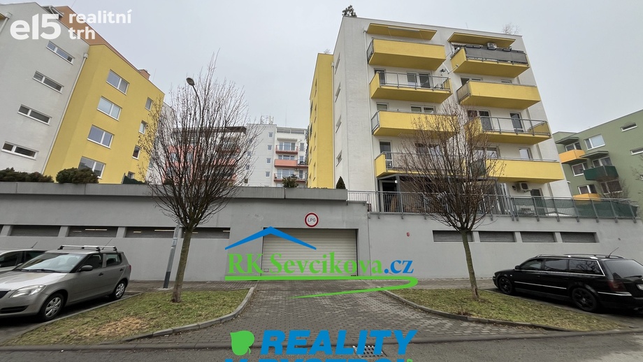 Pronájem garážové stání, 13 m² - Brno - Žebětín
