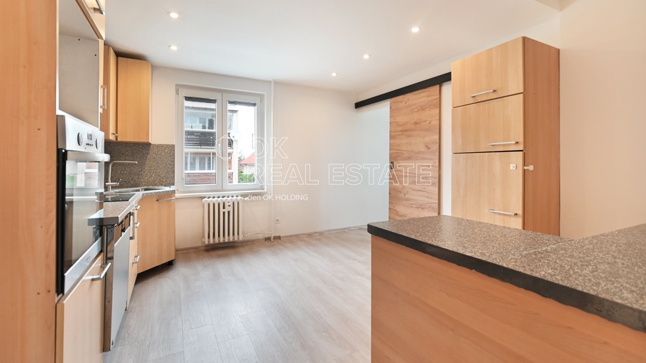 Prodej bytu 3+1 65 m², Chýně