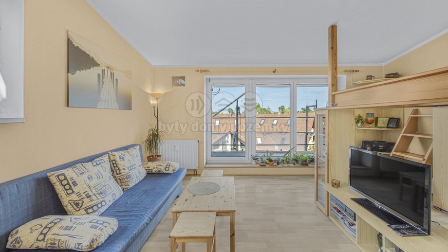 Prodej byty 1+kk, 36 m² - Jesenice
