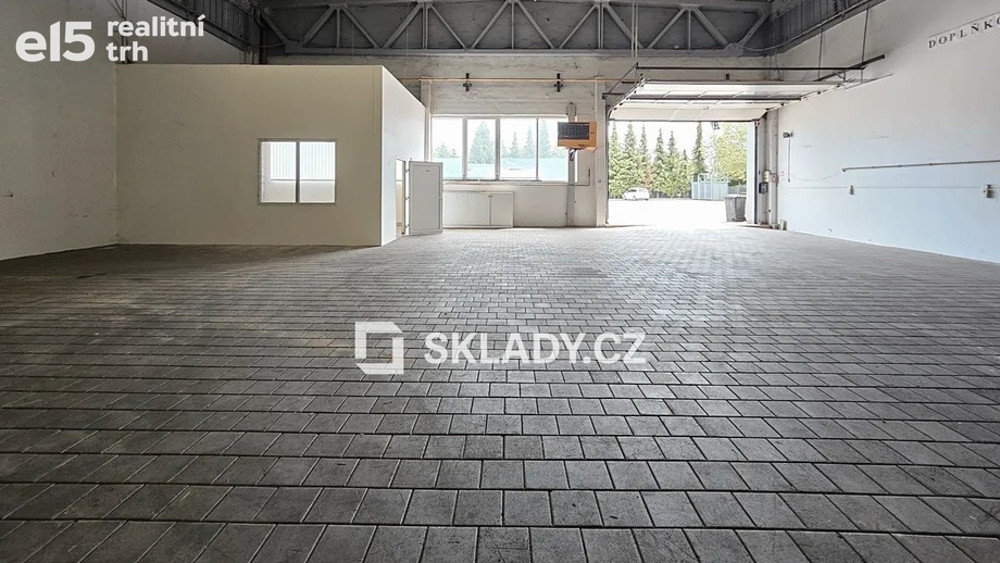Pronájem skladu 1 463 m², Praha