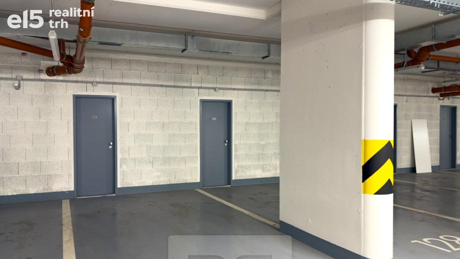 Pronájem garážové stání, 15 m² - Praha - Háje