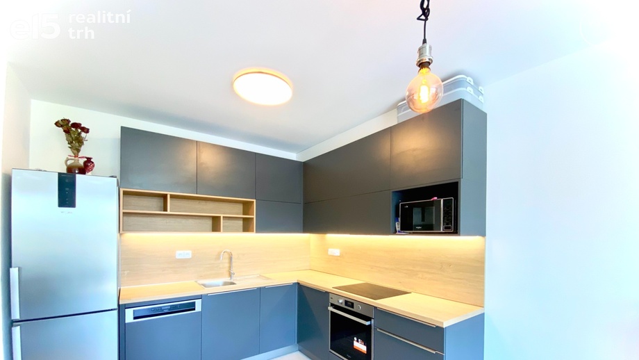 Pronájem byty 2+kk, 52 m² - Neslovice