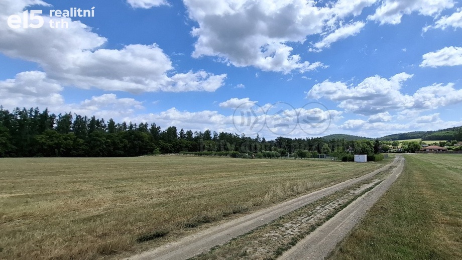 Prodej louky 2 035 m², Hradištko