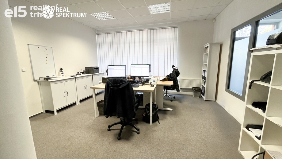 Pronájem skladu 144 m², Brno - Černovice