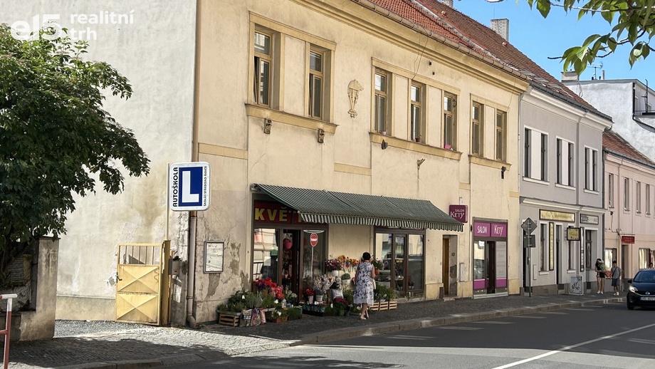 Prodej obchodního prostoru 633 m², Slaný
