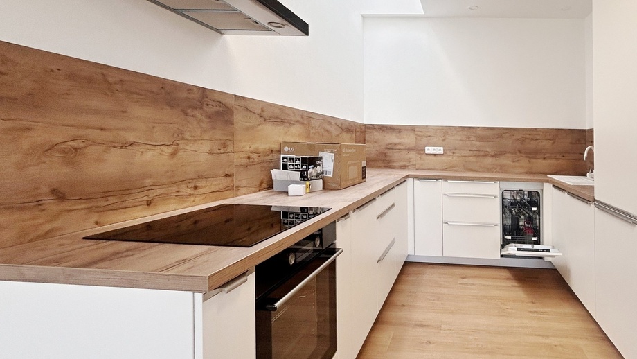 Pronájem byty 2+kk, 84 m² - Letovice