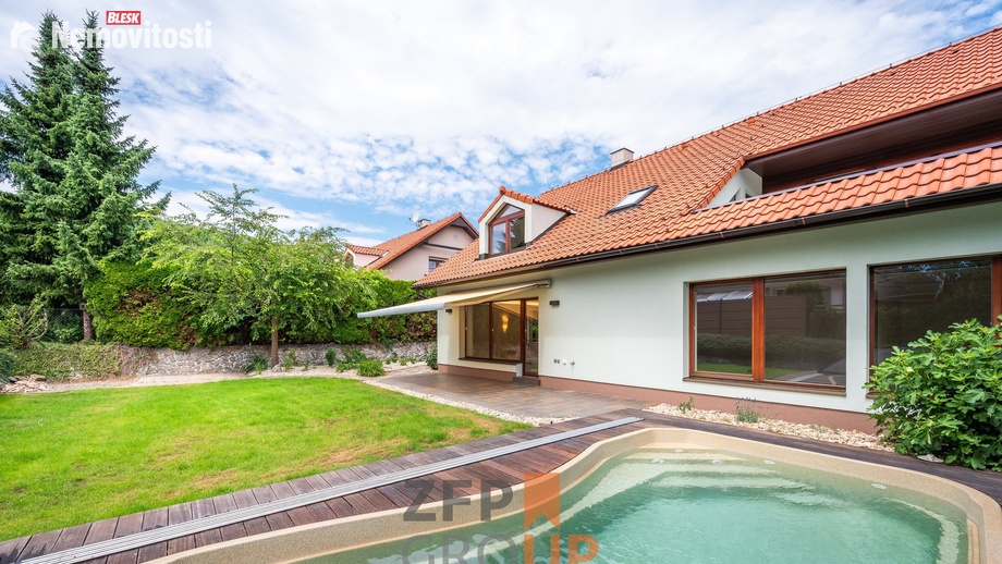 Prodej rodinného domu 301 m², Česká