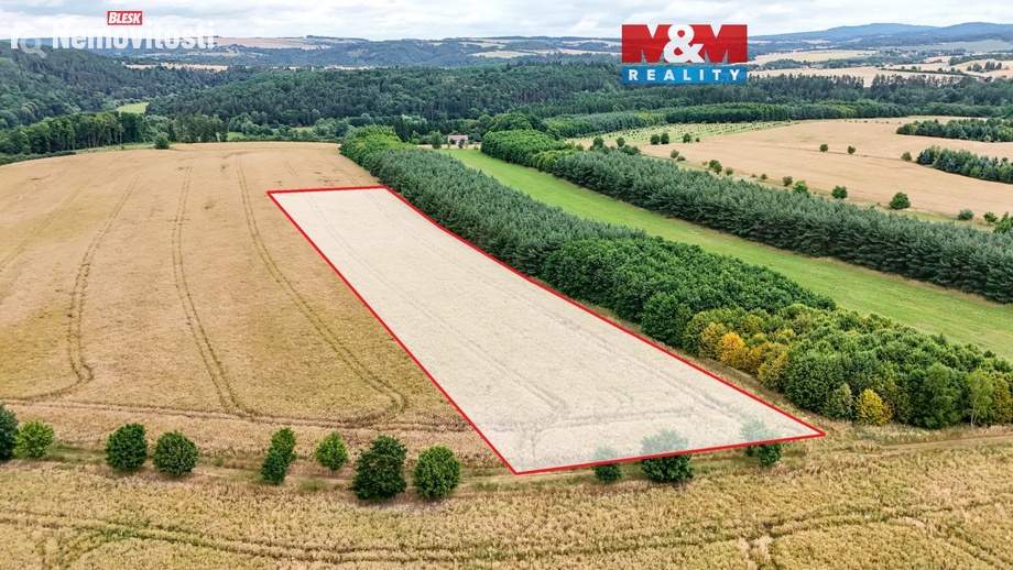 Prodej pole 11 929 m², Chrást