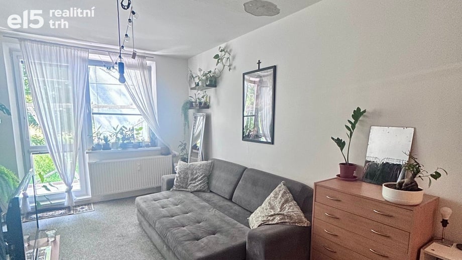 Prodej byty 1+kk, 28 m² - Vsetín