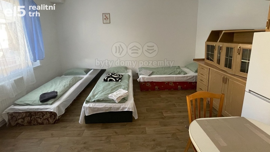 Pronájem byty 2+1, 30 m² - Olomouc - Neředín