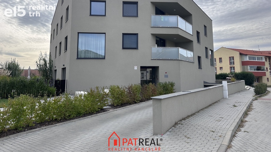 Pronájem garážové stání, 15 m² - Mikulov