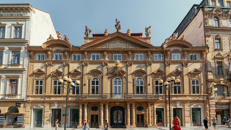 V paláci Savarin bude muzeum Alfonse Muchy. Crestyl si chystá půdu pro Slovanskou epopej