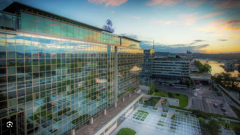 PPF kupuje největší hotel v Česku. Kellnerová zaplatí za pražský Hilton miliardy
