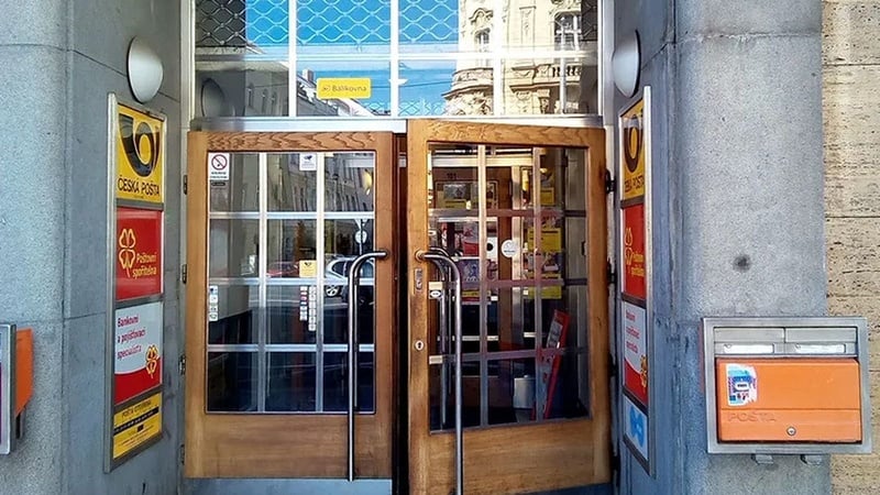 Poštovna na Letné nebo budovy v Ostravě. Česká pošta prodává další balík nemovitostí za miliardu