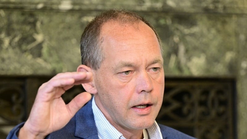 Digitalizace byla zpožděná od začátku, měla se odložit, řekl ministr Kulhánek po auditu