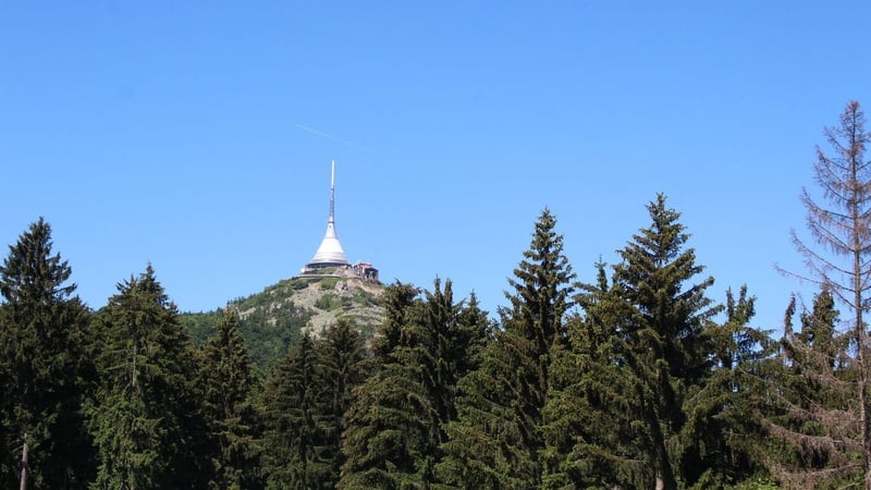 Hotel a vysílač Ještěd přejdou pod Liberecký kraj. Čeká je oprava za stovky milionů