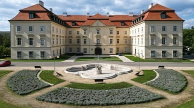 Zámek Napajedla je na prodej. Vlastnil ho i Baťa, budoucí majitelé tu budou moci zaparkovat svůj jet