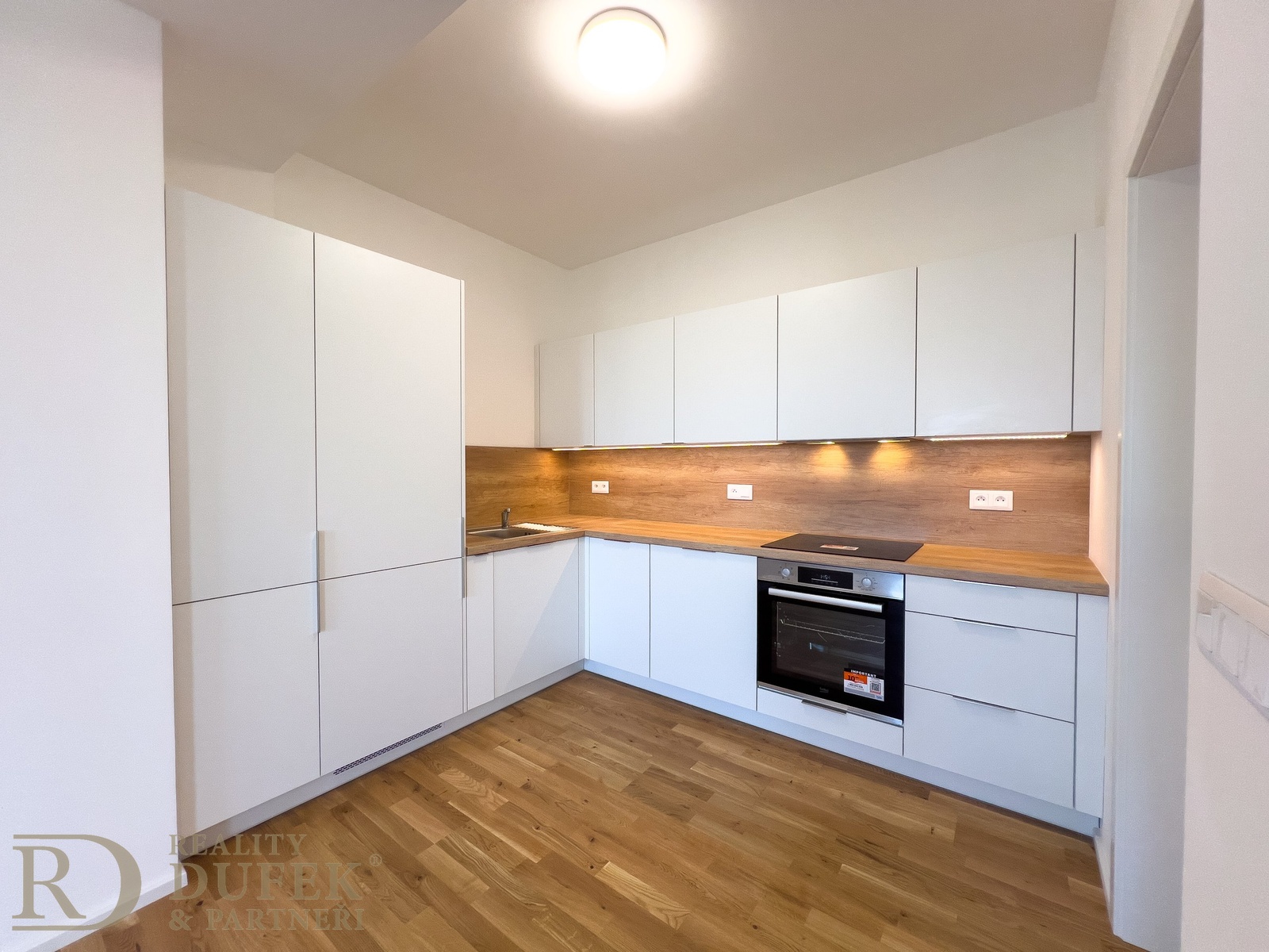 53 Rok Praha Pronájem bytu 2+kk, 53 m² - Praha Žižkov | REALITY DUFEK & PARTNEŘI s.r.o.