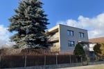 Prodej  domu s více byty, garážemi a pozemkem k výstavbě v Hradci Králové - Kukleny