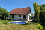 Prodej rodinného domu s okrasnou zahradou a bazénem v Úpici