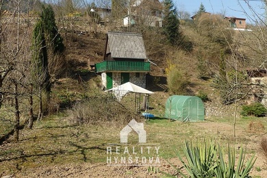 Prodej pěkné, prosluněné zahrady s chatou přímo v Blansku, zavedená elektřina, užitková voda, Blansko,část Staré Blansko, CP 674m² -, Ev.č.: 19010301