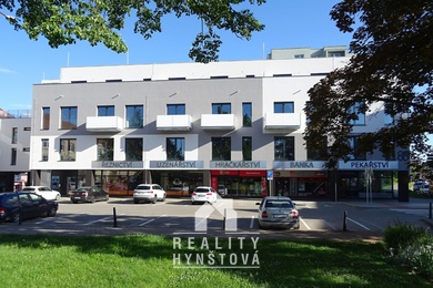 Pronájem novostavby bytu 2+kk s prostornou šatnou, balkonem a sklepem v samém centru Blanska; CP 58 m²., Ev.č.: 22010486