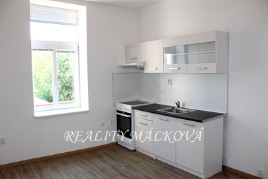 Pronájem byty 2+kk, 40 m² - Pardubice - Zelené Předměstí, Ev.č.: 00529