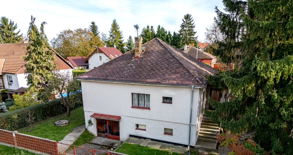 Prodej rodinného domu 667m², Praha - Vinoř