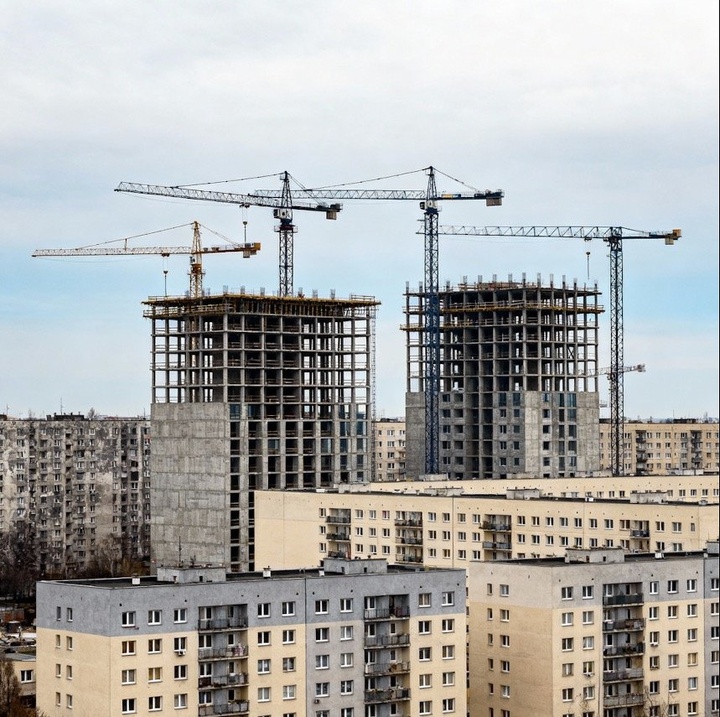 Vládní sliby o dostupném bydlení zůstávají nenaplněné