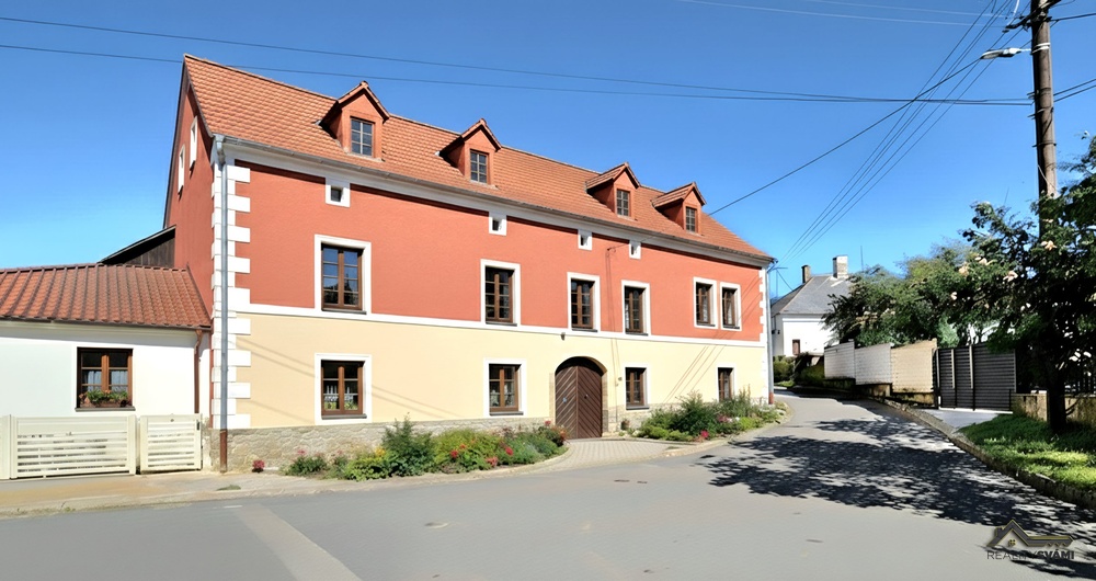 Prodej rodinného domu 386 m², Buchlovice - Helštýn